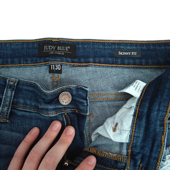 Judy Blue Buffalo Plaid Patch Skinny Jeans JB8268DK Ripped Distressed Size 11/30 - Picture 2 of 4